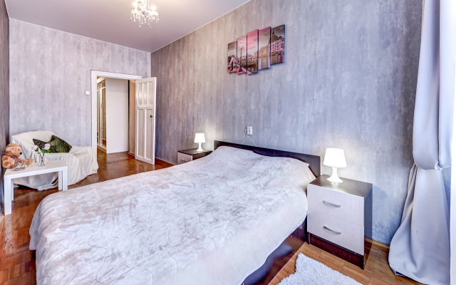 Апартаменты Просторная 2-х комнатная квартира в центре Санкт-Петербурга