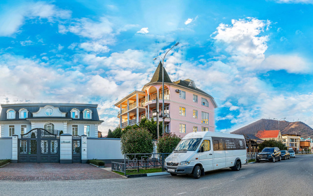 Nelli Resort Hotel