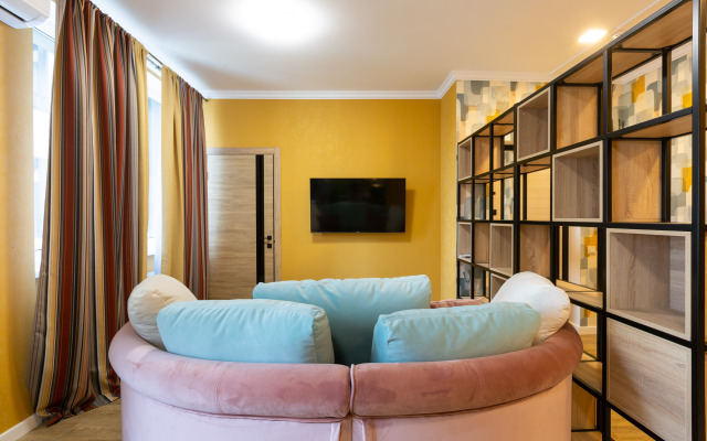 LuxHoll Flat