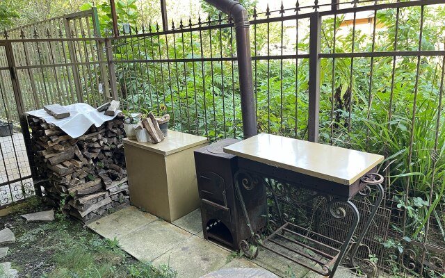 Rezidentsiya Les Private House