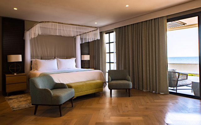 Sunbird Waterfront Hotel
