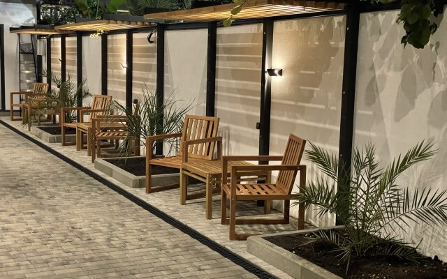 Azaliy 7 Hotel