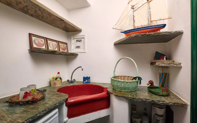 Green n Blue Apartments