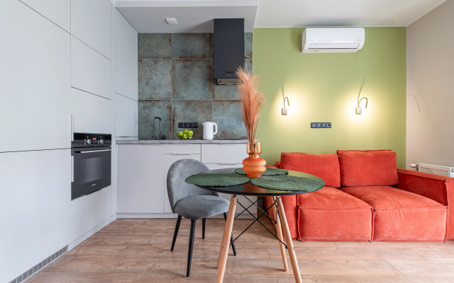Apartments Pr-T Dzerzhinskogo, 19