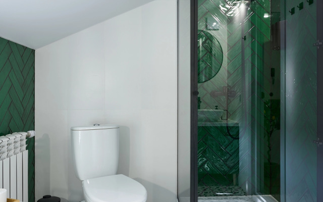 Апартаменты Яркая новая студия ЕвроУют в самом центре