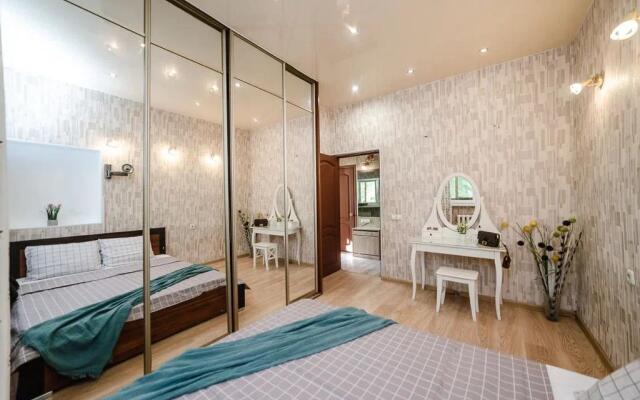 Bolshoy Devyatinskiy Pereulok 4 (58) Apartments