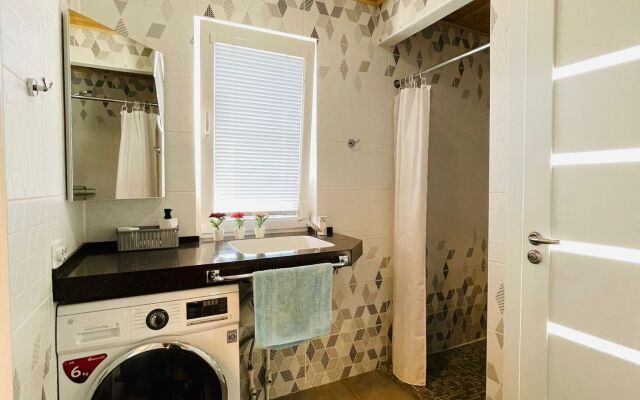 Berloga Guest House (8 person)