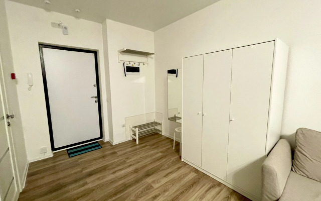 Studiya s panoramnymi oknami Flat