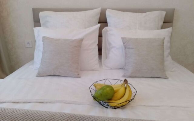 Na Bekhtereva 2B Flat