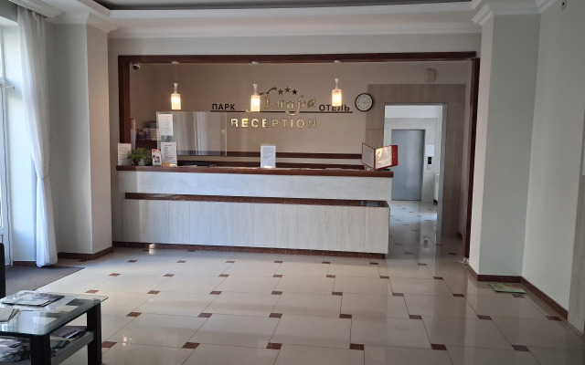 Отель Амира Парк