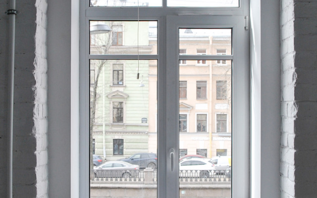 Апартаменты на Сенной площади с видом на канал Грибоедова