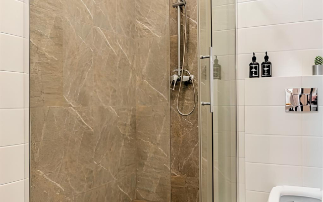 V Tsentre Goroda S Vidom Na Park Apartment