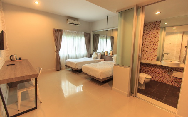 Отель Silla Loft Patong