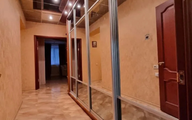 Na Ul. Staronikitskaya 105A Flat