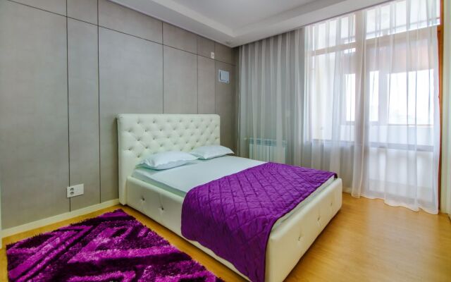 Koshkarbaeva 10/1 Apartments