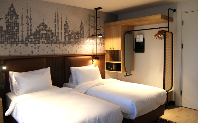 Tryp by Wyndham Istanbul Beyoglu