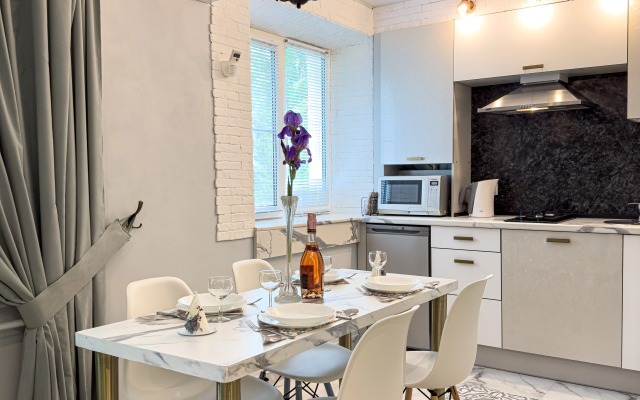 Okno V Istoriyu Apartments