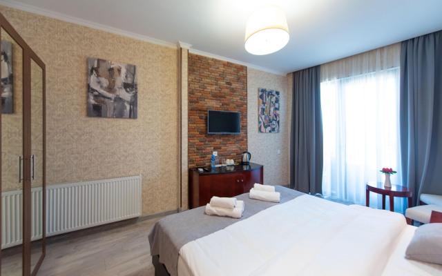 Kraveli Hotel