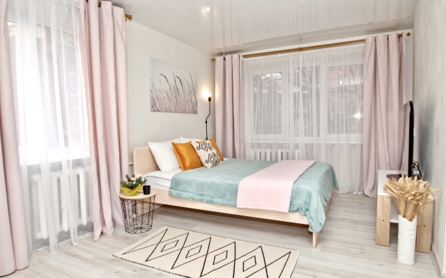Apartmari V Tsentre U Ozera Apartments