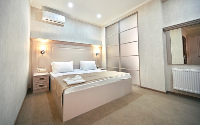 Karetnyij Dvorik Hotel