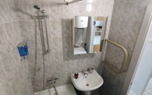 Квартира возле ТРЦ Плазма с лифтом и балконом