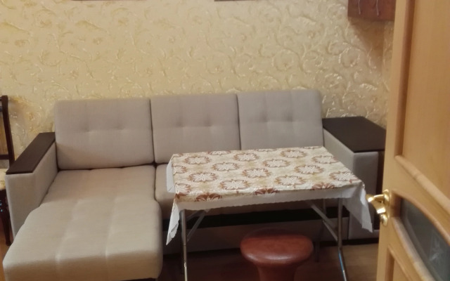 Na Dnepropetrovskoy Flat