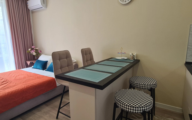Uyutnaya S Balkonom V Sochi Flat