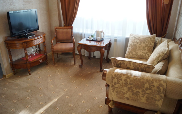 Renessans Hotel