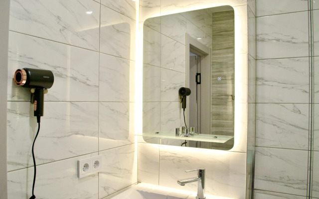 Cрetyrekhmestnye S Kukhney Apartments