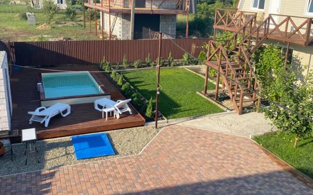 38 Popugaev Guest House