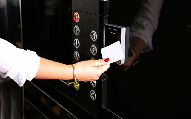 Отель Grand Clover