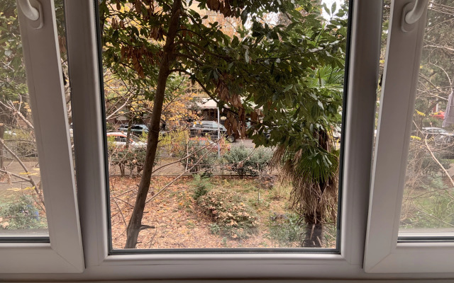 Квартира Уютная в Тихом Центре на Роз 65 10 Минут до Моря