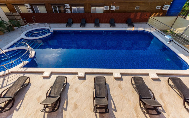 Gold Monte Hotel