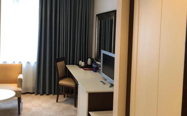 Intourist Palace Hotel