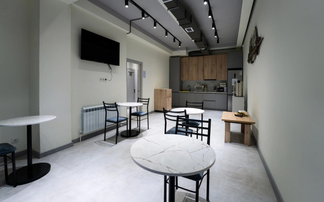 Qlife Hostel