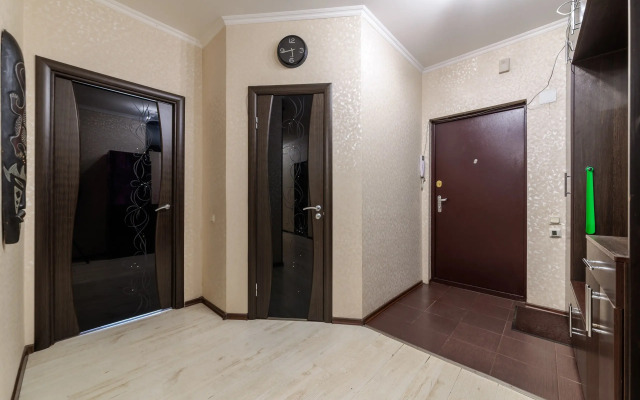 S 3 Spalnyami Na Moiseenko 5 - 8 Chelovek Apartments