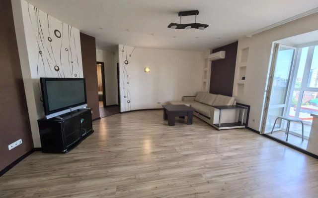 Квартира Большая Уютная Квартира в Центре Перми