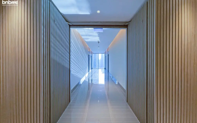 Bnbme, Opera Grand 2 BDR Apartments
