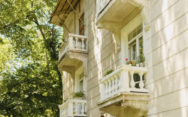 ADT Neoclassic Stalinka 1937 Flat