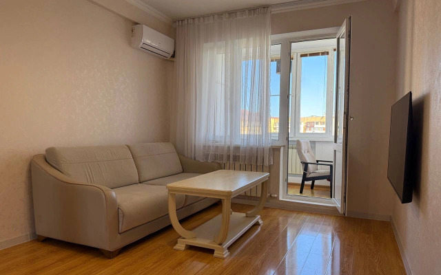 Svetliye S Balkonom I Stilnoy Gostinoy Na Magomedali Magomedzhanova Apartments