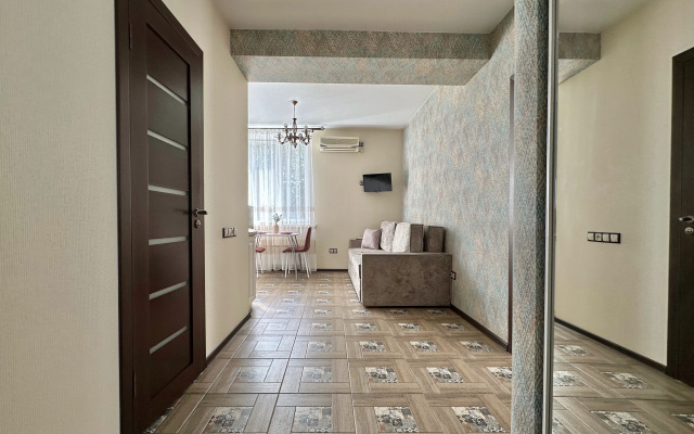 Na Allee Geroyev v Antichnom stile Apartments