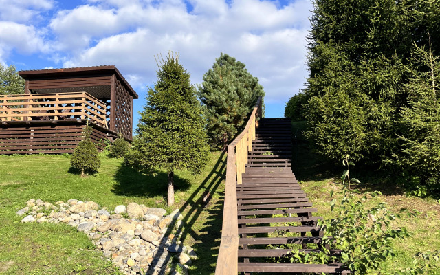 Частный дом у реки