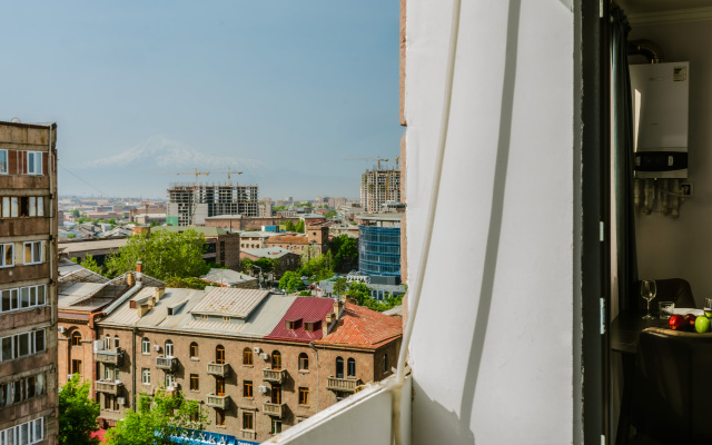 Key #0081, 1 Bedroom, Near English Park Apartments