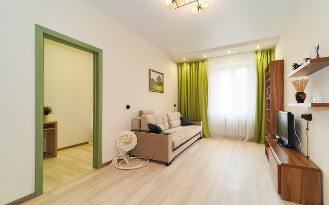 Двухкомнатная Квартира на Интернациональной 13