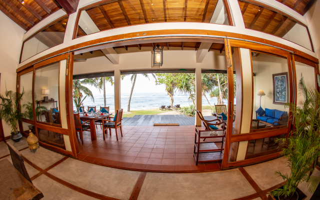 South Point Villa - 3 bedroom Beach Front Villa