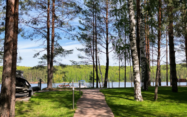 Частный дом В лесу на берегу реки