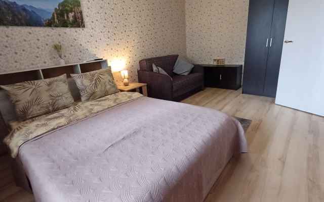 Na Omskoy Ulitse Flat