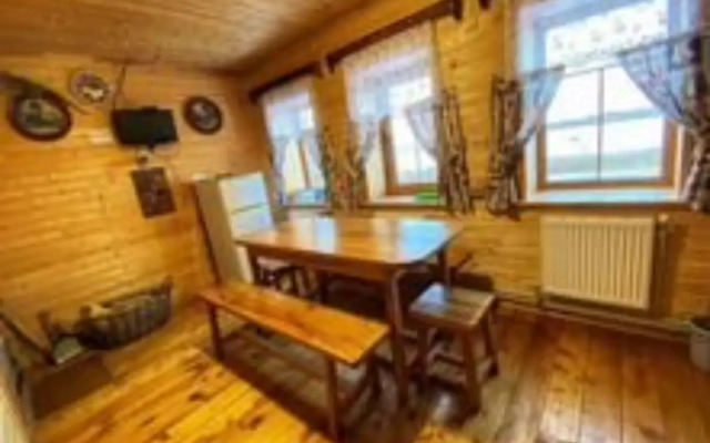 Частный дом Изба на бeрегу реки