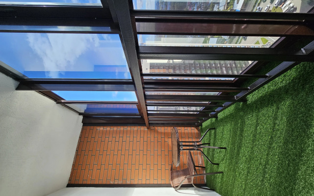 Studiya U Metro Na 25 Etazhe Flat