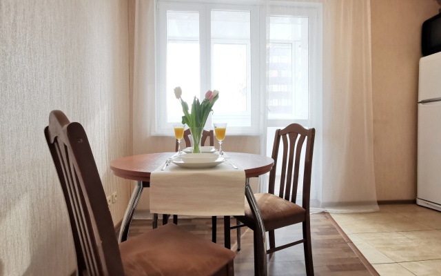 Uyutnye i Prostornye v Sovremennom Raione Apartaments